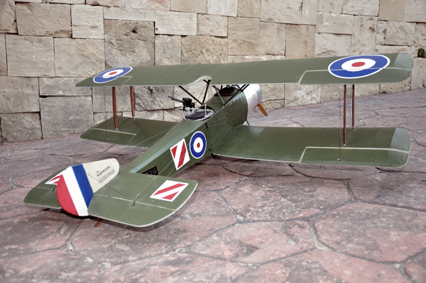 Sopwith one 1/2 strutter 1/9 schaal N173